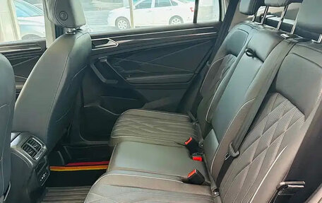 Volkswagen Tiguan II, 2022 год, 1 862 000 рублей, 11 фотография
