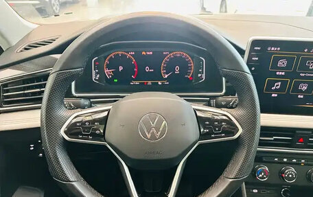 Volkswagen Tiguan II, 2022 год, 1 862 000 рублей, 13 фотография