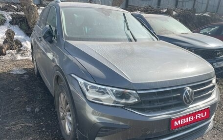 Volkswagen Tiguan II, 2021 год, 2 494 000 рублей, 1 фотография
