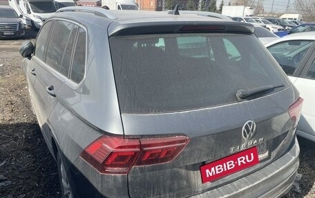 Volkswagen Tiguan II, 2021 год, 2 494 000 рублей, 2 фотография