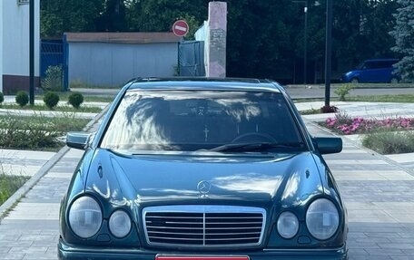 Mercedes-Benz E-Класс, 1996 год, 220 000 рублей, 1 фотография