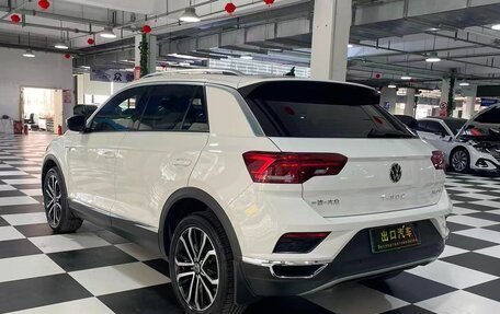 Volkswagen T-Roc I, 2023 год, 1 490 000 рублей, 5 фотография