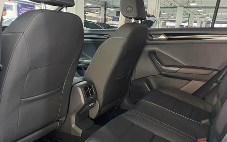 Volkswagen T-Roc I, 2023 год, 1 490 000 рублей, 11 фотография
