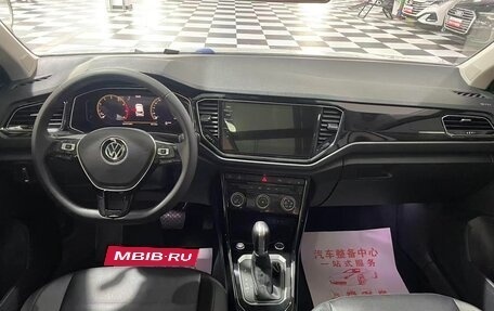 Volkswagen T-Roc I, 2023 год, 1 490 000 рублей, 8 фотография
