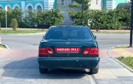 Mercedes-Benz E-Класс, 1996 год, 220 000 рублей, 5 фотография