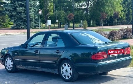 Mercedes-Benz E-Класс, 1996 год, 220 000 рублей, 4 фотография