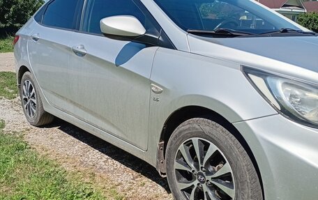 Hyundai Solaris II рестайлинг, 2012 год, 680 000 рублей, 2 фотография
