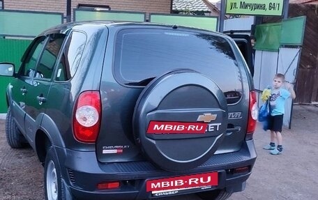 Chevrolet Niva I рестайлинг, 2018 год, 850 000 рублей, 3 фотография