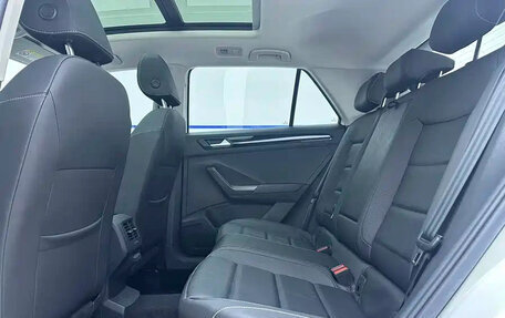 Volkswagen T-Roc I, 2023 год, 1 650 000 рублей, 16 фотография