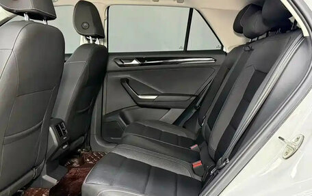 Volkswagen T-Roc I, 2022 год, 1 640 000 рублей, 15 фотография