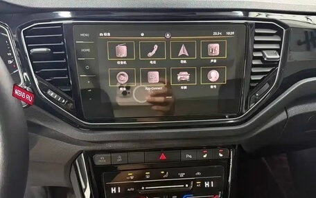 Volkswagen T-Roc I, 2022 год, 1 640 000 рублей, 11 фотография