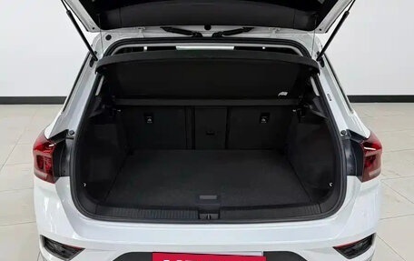 Volkswagen T-Roc I, 2022 год, 1 640 000 рублей, 16 фотография
