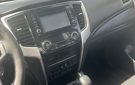 Mitsubishi L200 IV рестайлинг, 2019 год, 1 850 000 рублей, 10 фотография