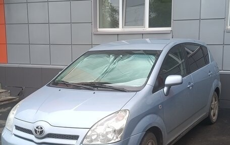 Toyota Corolla Verso I, 2005 год, 749 000 рублей, 2 фотография