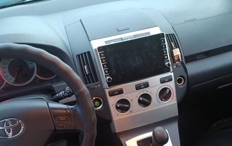 Toyota Corolla Verso I, 2005 год, 749 000 рублей, 11 фотография