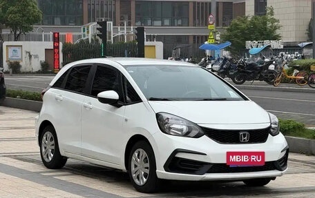 Honda Fit, 2023 год, 1 010 000 рублей, 3 фотография