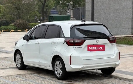 Honda Fit, 2023 год, 1 010 000 рублей, 5 фотография
