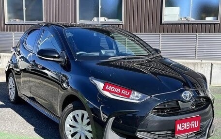 Toyota Yaris, 2022 год, 850 000 рублей, 1 фотография