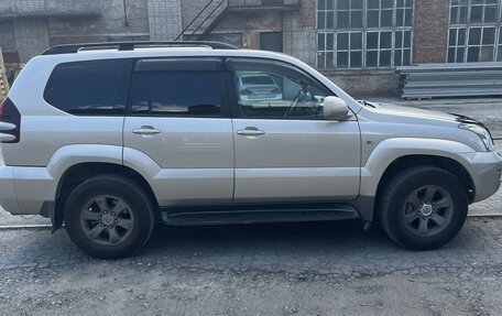 Toyota Land Cruiser Prado 120 рестайлинг, 2008 год, 2 300 000 рублей, 2 фотография