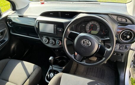 Toyota Vitz, 2018 год, 840 000 рублей, 6 фотография