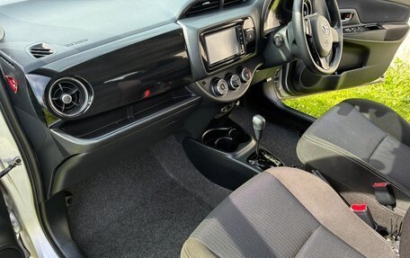 Toyota Vitz, 2018 год, 840 000 рублей, 7 фотография