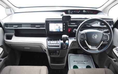 Honda Stepwgn IV, 2016 год, 1 250 000 рублей, 9 фотография