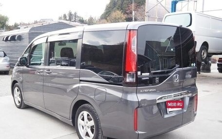 Honda Stepwgn IV, 2016 год, 1 250 000 рублей, 7 фотография