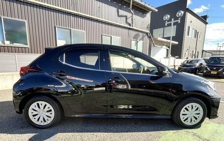 Toyota Yaris, 2022 год, 850 000 рублей, 3 фотография