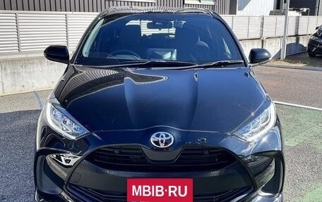 Toyota Yaris, 2022 год, 850 000 рублей, 2 фотография