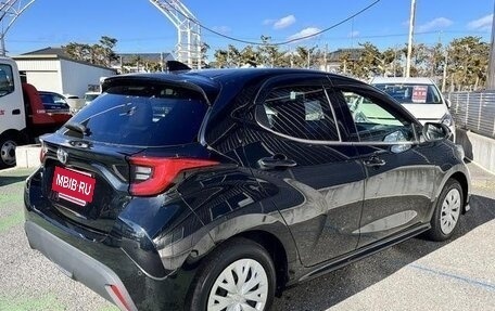 Toyota Yaris, 2022 год, 850 000 рублей, 4 фотография