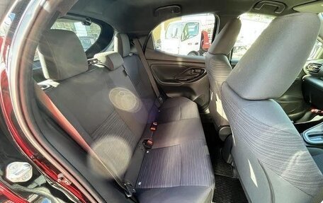 Toyota Yaris, 2022 год, 850 000 рублей, 11 фотография