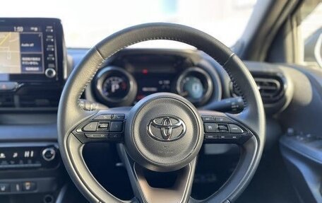Toyota Yaris, 2022 год, 850 000 рублей, 9 фотография