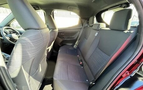 Toyota Yaris, 2022 год, 850 000 рублей, 13 фотография
