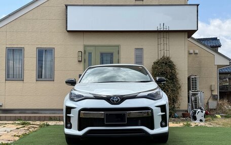 Toyota C-HR I рестайлинг, 2021 год, 1 536 000 рублей, 8 фотография