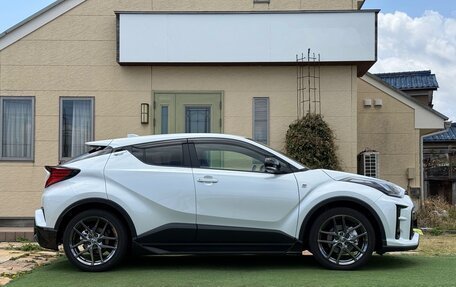Toyota C-HR I рестайлинг, 2021 год, 1 536 000 рублей, 6 фотография