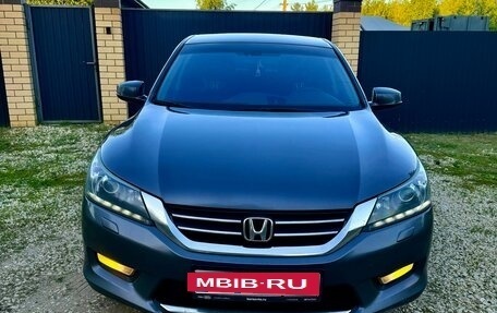 Honda Accord IX рестайлинг, 2013 год, 1 600 000 рублей, 2 фотография