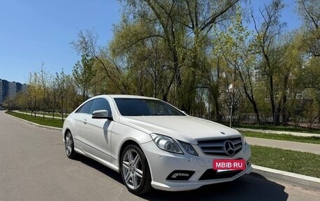 Mercedes-Benz E-Класс, 2011 год, 1 200 000 рублей, 3 фотография