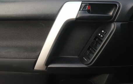 Toyota Land Cruiser Prado 150 рестайлинг 2, 2019 год, 4 423 000 рублей, 9 фотография