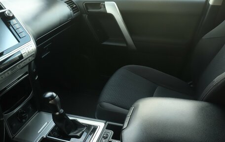 Toyota Land Cruiser Prado 150 рестайлинг 2, 2019 год, 4 423 000 рублей, 16 фотография
