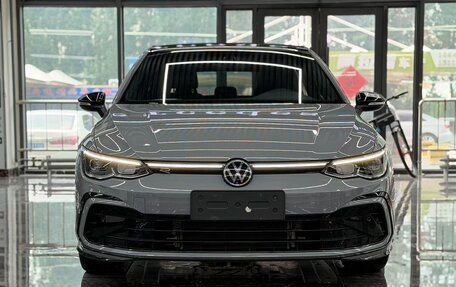 Volkswagen Golf VIII, 2023 год, 1 690 000 рублей, 2 фотография