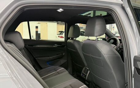 Volkswagen Golf VIII, 2023 год, 1 690 000 рублей, 12 фотография