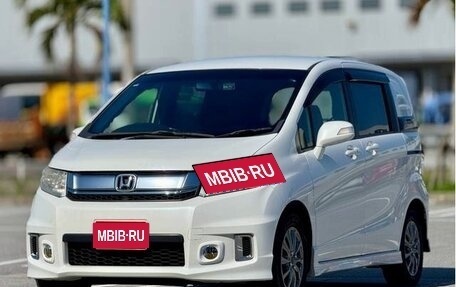 Honda Freed I, 2015 год, 864 000 рублей, 1 фотография