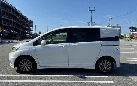 Honda Freed I, 2015 год, 864 000 рублей, 2 фотография