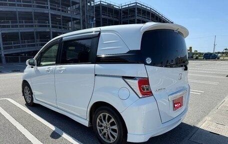 Honda Freed I, 2015 год, 864 000 рублей, 3 фотография