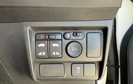 Honda Freed I, 2015 год, 864 000 рублей, 13 фотография