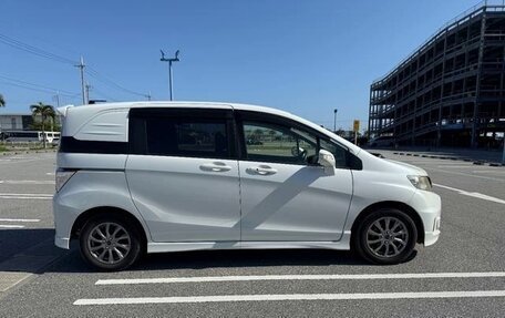 Honda Freed I, 2015 год, 864 000 рублей, 6 фотография