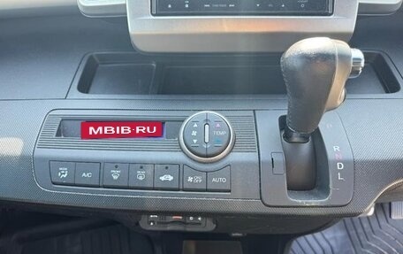 Honda Freed I, 2015 год, 864 000 рублей, 16 фотография