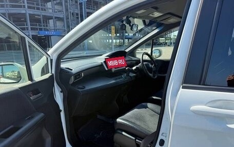 Honda Freed I, 2015 год, 864 000 рублей, 17 фотография