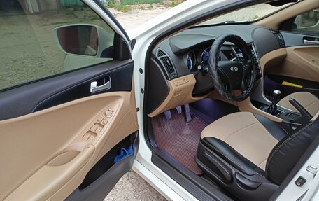 Hyundai Sonata VI, 2010 год, 998 000 рублей, 5 фотография