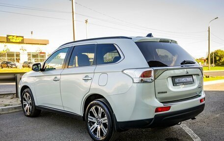 Mitsubishi Outlander III рестайлинг 3, 2013 год, 1 798 000 рублей, 5 фотография